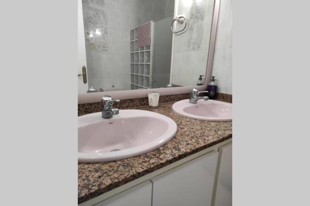 הוילה Els Muntells Casa Castro מראה חיצוני תמונה